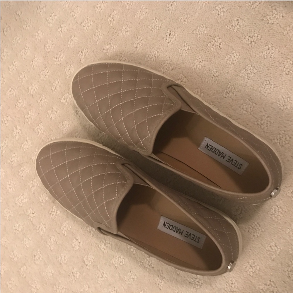 Steve Madden slip ons